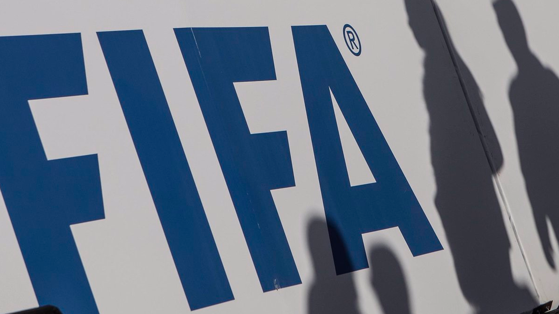 Decisión que suspende el Reglamento de agentes FIFA